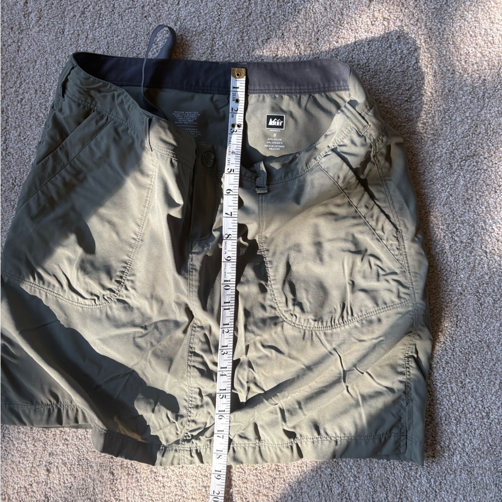 REI women’s lightweight skort size 8